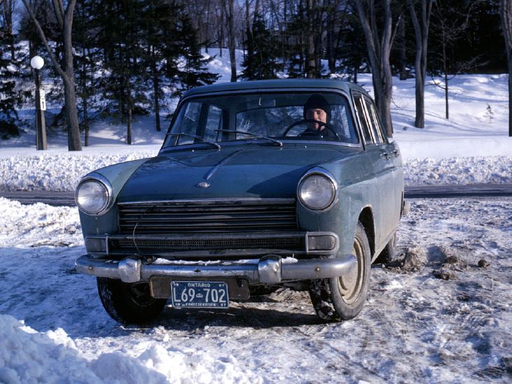 1961 Morris Oxford in 1967 Ottawa snow